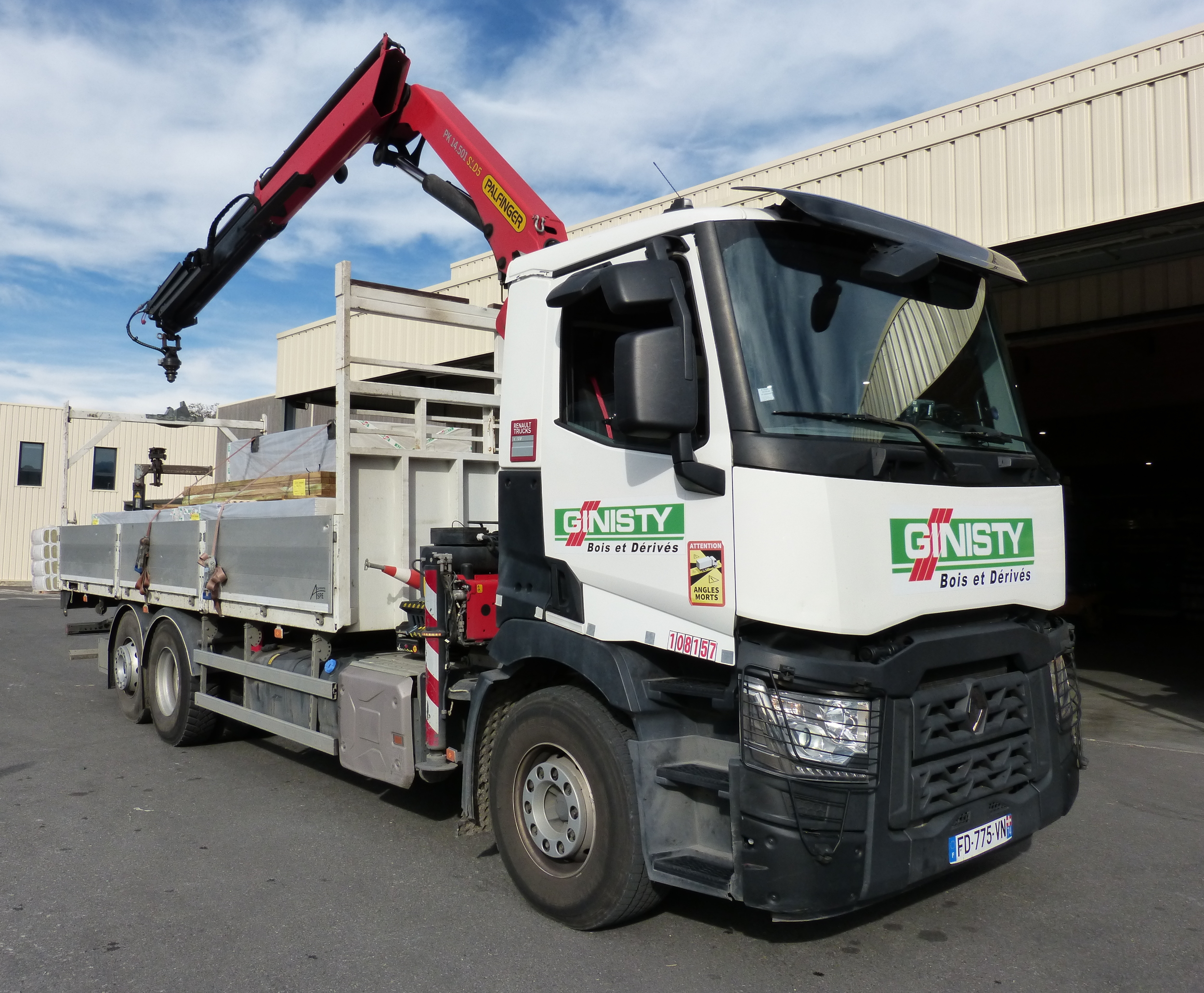 PL 26 tonnes avec grue